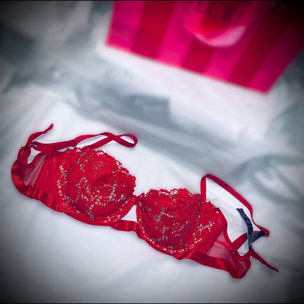 Gorgeous Red Victoria’s Secret Bra